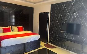 Florence Hotel And Suites